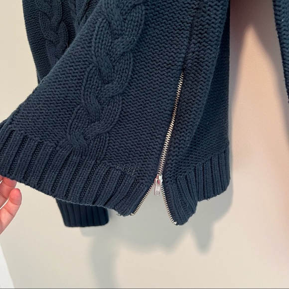 Banana Republic Blue Cable Sweater Size Small - Picture 5 of 6